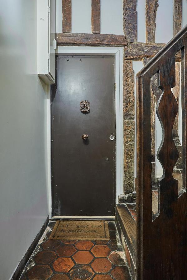 Appartamento In Heart Of Marais By Prestige Parigi